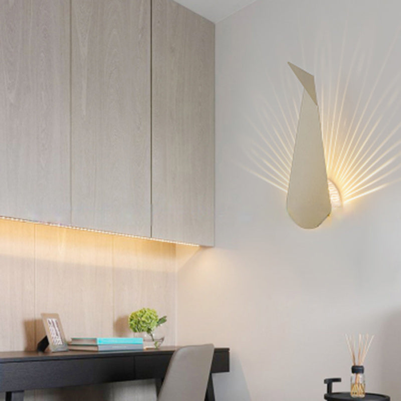 Kinkiet Do Sypialni LED | Dekoracyjny Efekt Światła