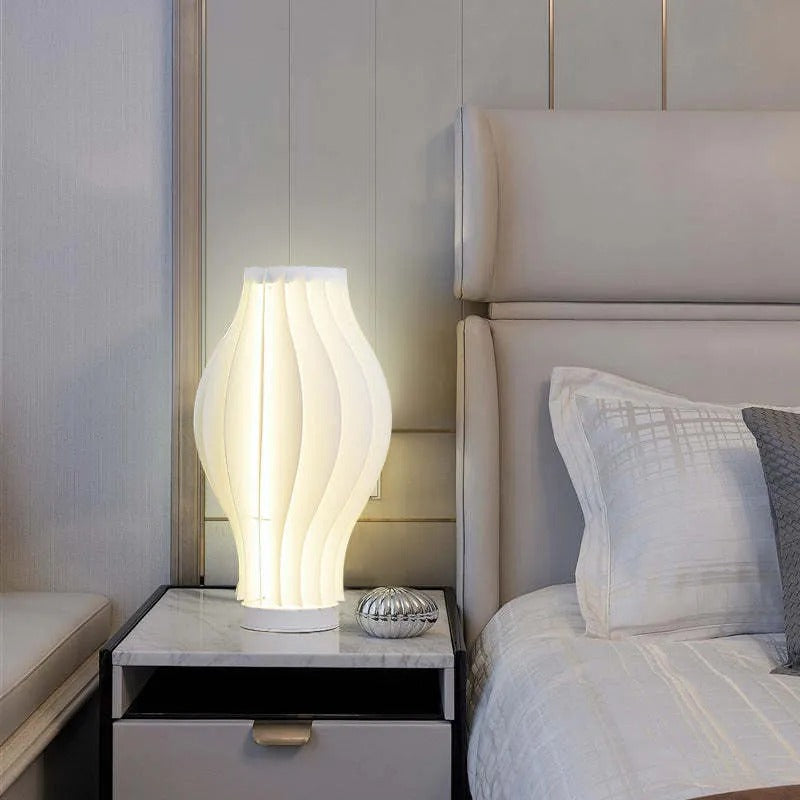 Lampa Do Sypialni LED Falista | Nocna