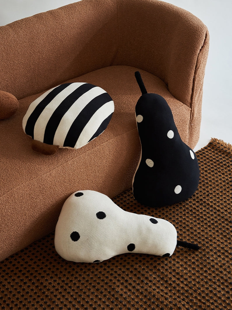 Poduszki Dekoracyjne na Sofę o Nieregularnym Kształcie | Grochy