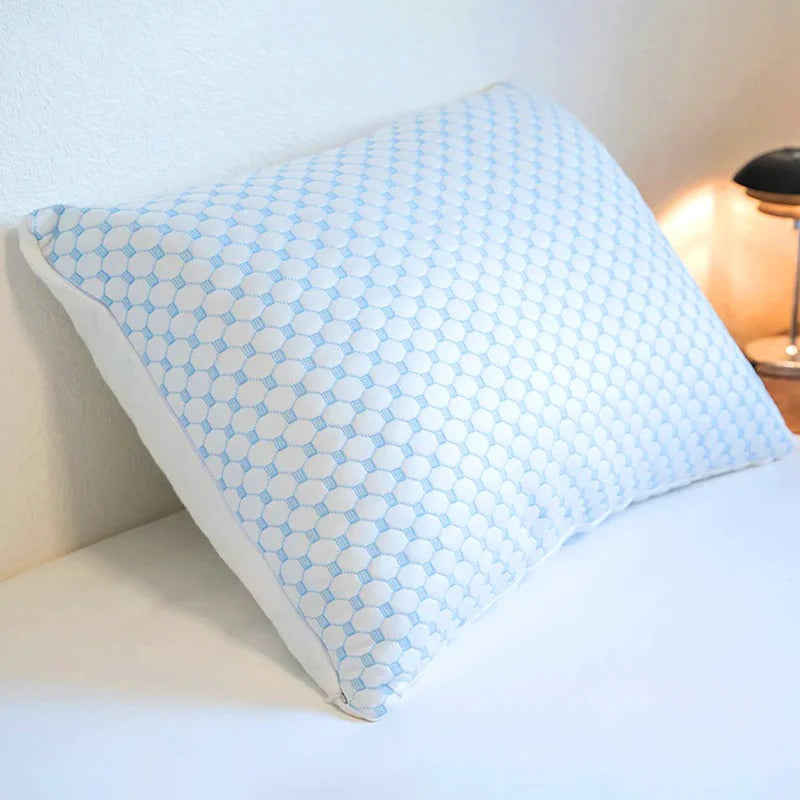 Poduszki Z Wzorzystą Poszewką Hotelowe | Do Łóżka