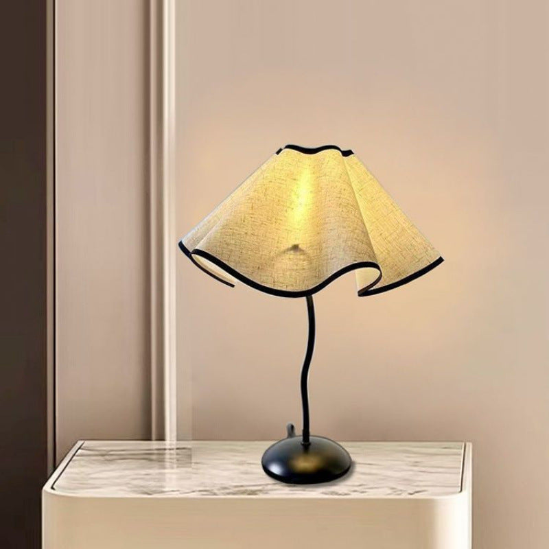 Lampa Stojąca Stołowa Do Salonu | Falisty Klosz