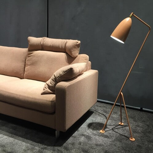 Lampa Stojąca Z Regulowanym Kloszem Do Salonu | Czytanie