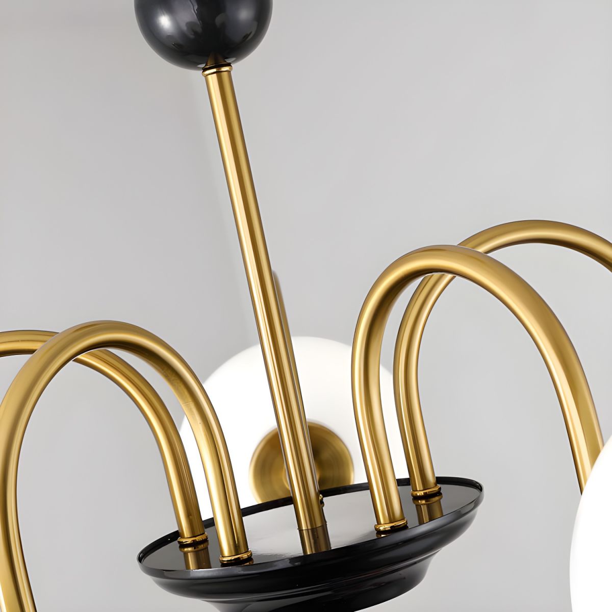 Żyrandol do Salonu Szklany Wiszący z Kulami w Nowoczesnym Stylu | Elegancki